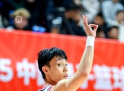 开云体育app-广东男篮取得关键胜利，队员士气高涨