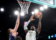 开云体育直播-马刺绝杀爵士，詹姆斯扛起全队