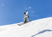 开云下载-芝加哥的孤星，德罗赞季后赛之夜，用古典技艺拉开时代鸿沟