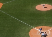 开云体育中国-赛道上的红与橙，雷诺完胜迈凯伦，塞恩斯状态火热点燃赛季新希望