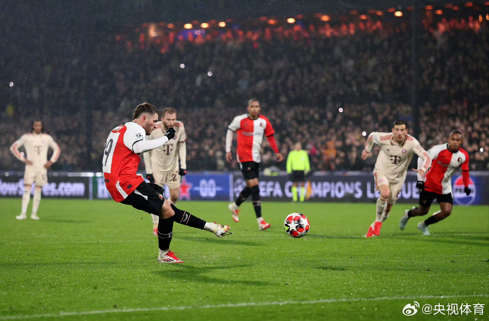 拜仁爆冷西班牙，萨内绝境逆转