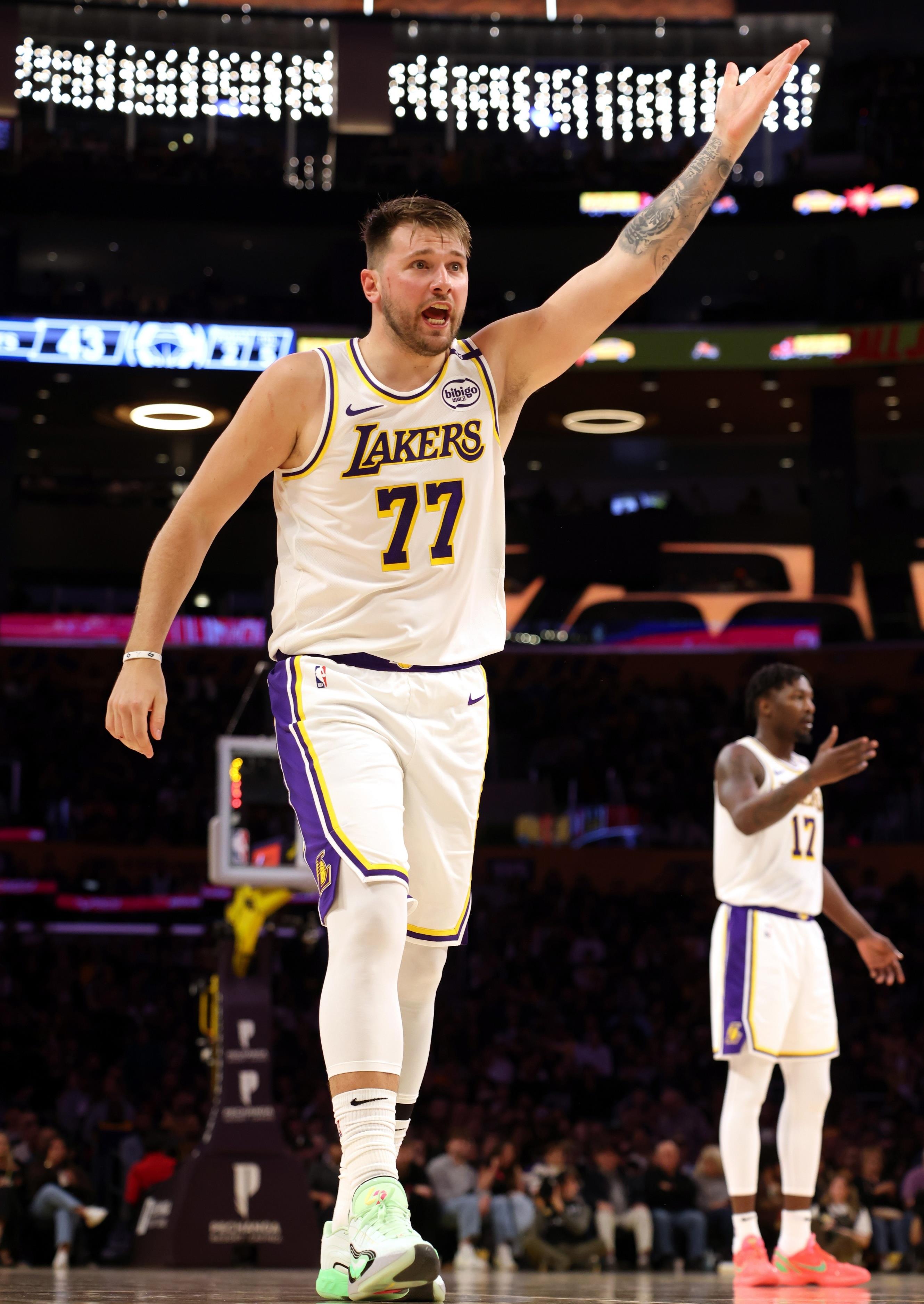 灰熊险胜步行者,浓眉制霸全场 灰熊险胜步行者,浓眉制霸全场