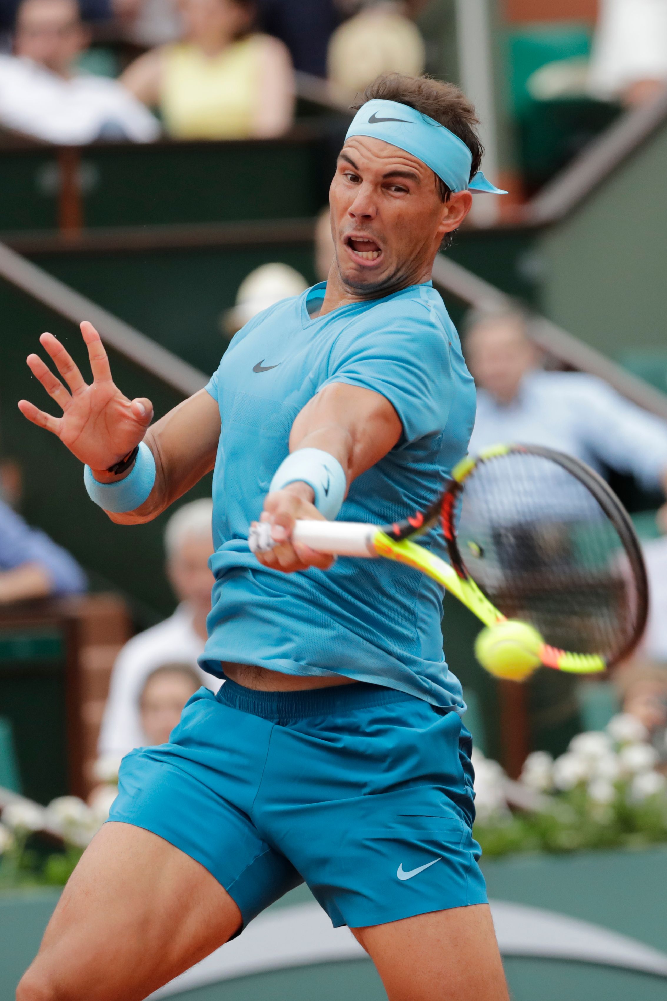 英国网球队横扫德国网球队,纳达尔高光表现的简单介绍 英国网球队横扫德国网球队,纳达尔高光表现的简单介绍