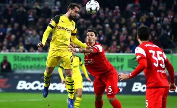 杜塞尔多夫对领头羊密切关注 杜塞尔多夫对领头羊密切关注