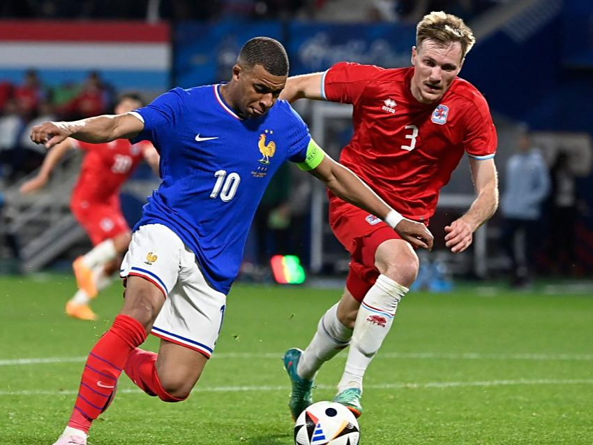 包含卢森堡队备战关键比赛,全队保持专注的词条 包含卢森堡队备战关键比赛,全队保持专注的词条