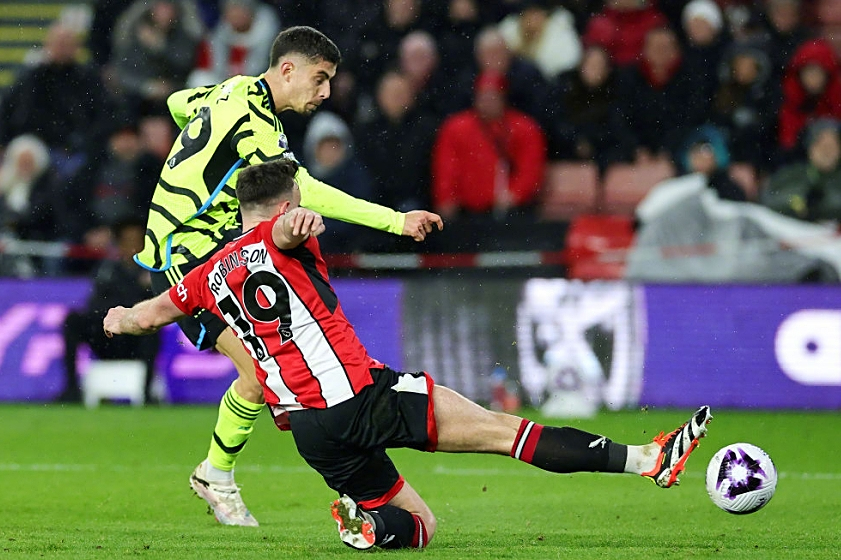 梦幻足球场上，新星争相问鼎