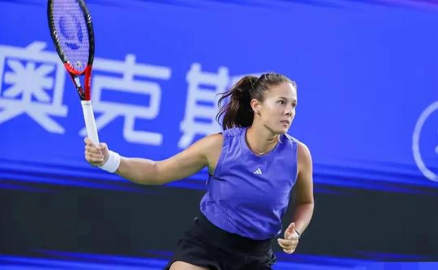 包含夺冠瞬间震撼全场，运动员泪洒赛场的词条