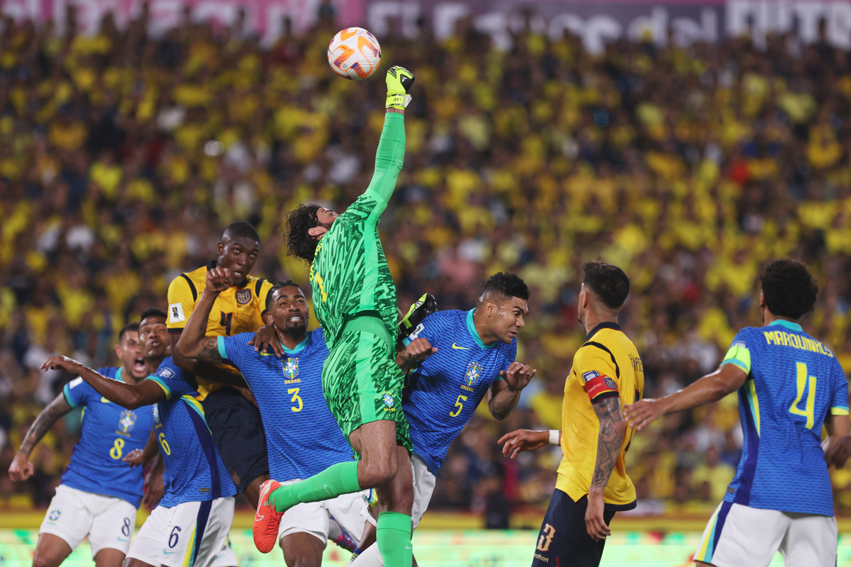 关于喀麦隆队遭遇厄瓜多尔队困难，险胜晋级美洲赛事半决赛的信息