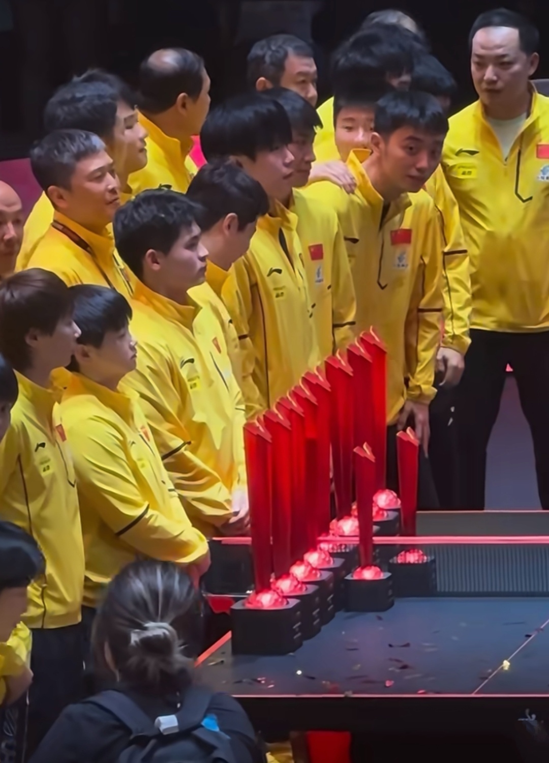 惊心动魄的比赛中球队成功晋级