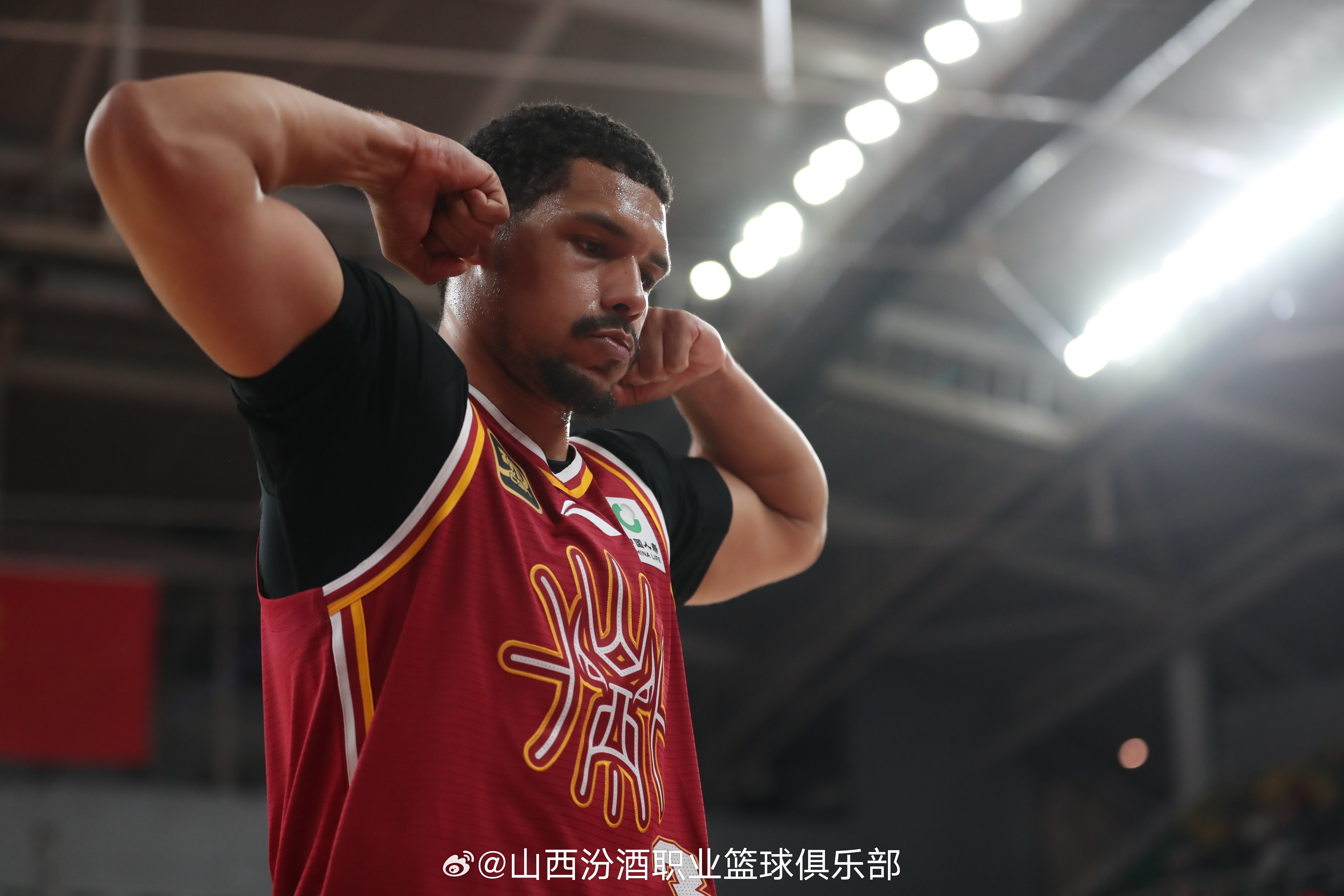 巴西男篮爆冷法国男篮，米切尔打破历史纪录的简单介绍