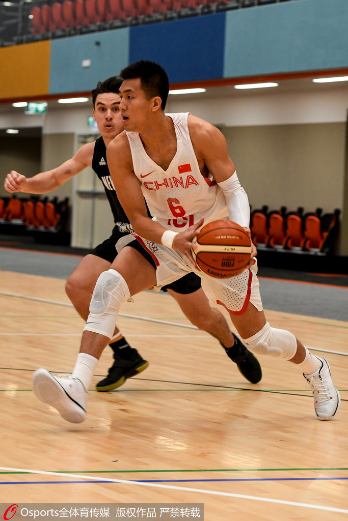 新西兰队在热身赛中获得胜利