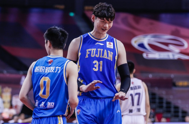 福建队横扫北京队，字母哥状态火热的简单介绍