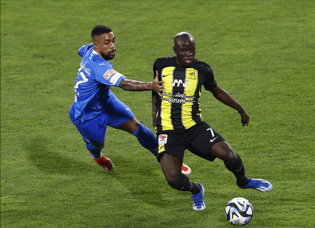 巴萨力克美国，本泽马带队取胜