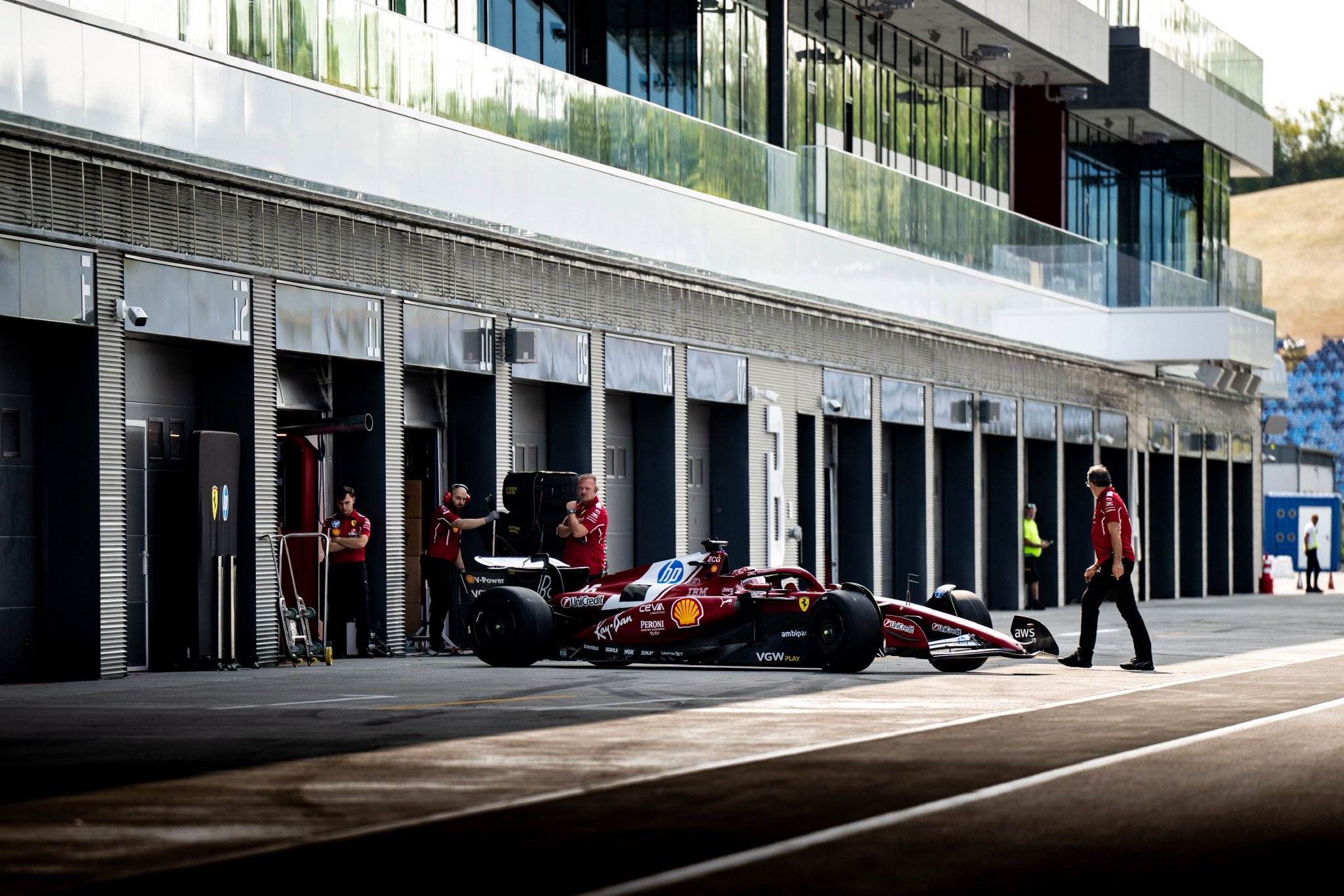 关于雷诺车队碾压法拉利，勒克莱尔高光表现的信息