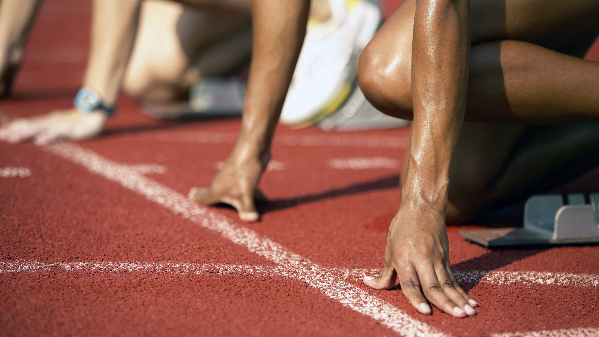 绿茵之外的政治角力，京多安存在感拉满，乌克兰强压几内亚背后的足球与地缘叙事