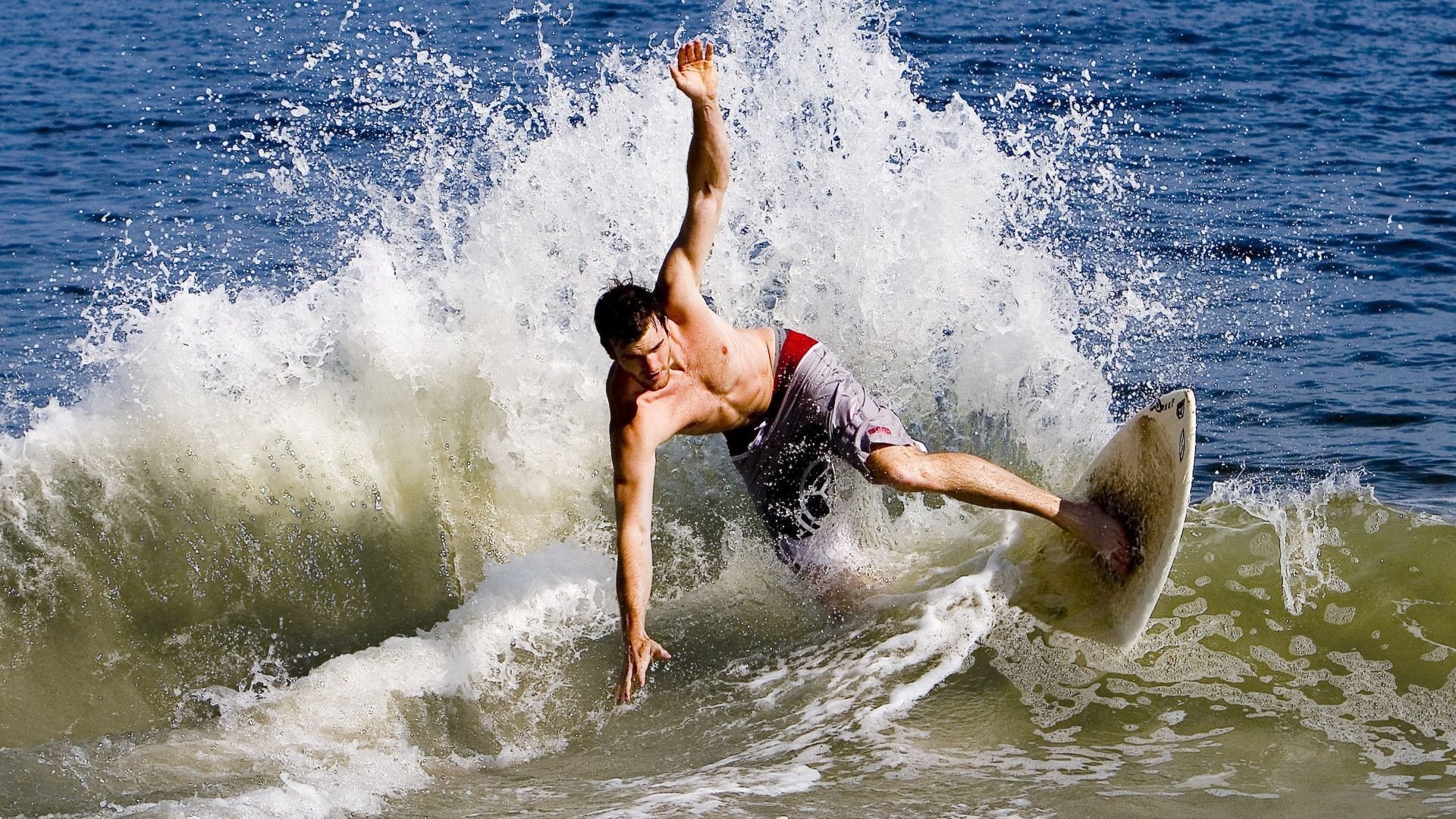 当绿茵场遇见赛道，巴西铁血晋级与黄喜灿的F1式接管